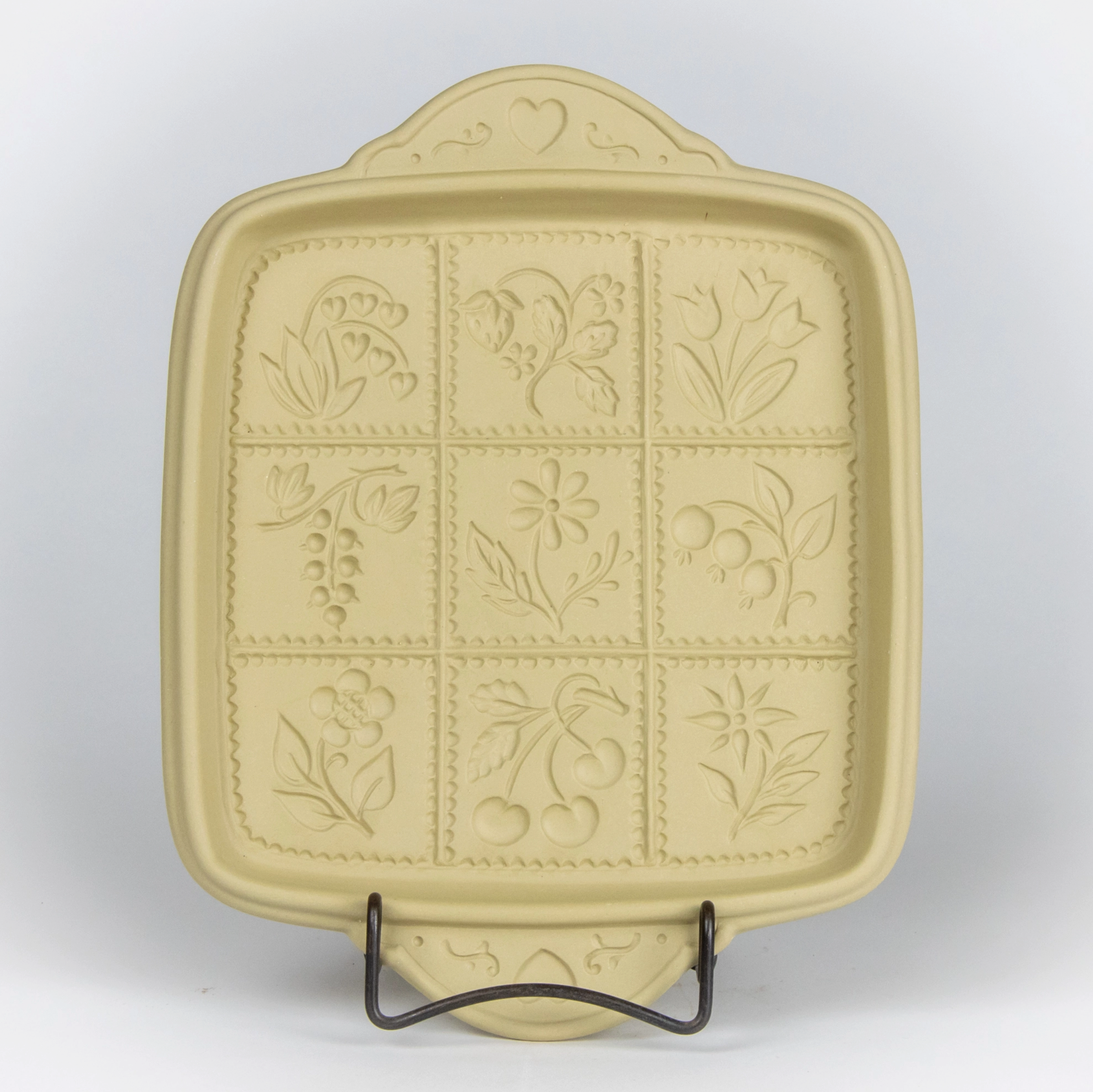 Sort Bread Disign Shortbread Pan with Berries Design - Gather Goods Co.